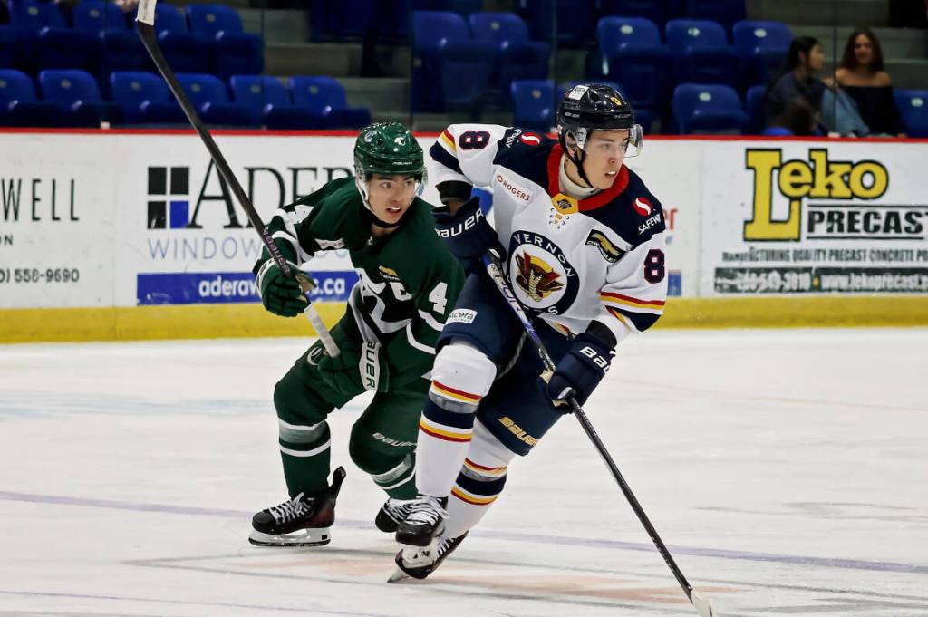 The Sherwood Park Crusaders (green) will be among the opponents for Davids Livsics (8) and the Vernon Vipers this week. The Snakes begin a three-game road swing in Alberta tonight, Wednesday, Feb. 4, in Spruce Grove against the Saints. Vernon takes on Sherwood Park Friday, and the Blackfalds Bulldogs Saturday. (Lisa Mazurek - Vernon Vipers Photogaphy)